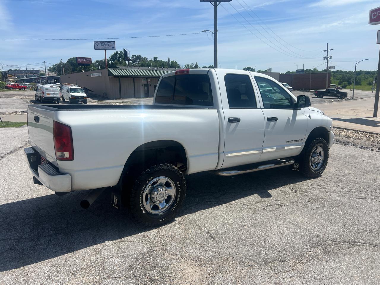 Dodge Ram 2500 4dr Quad Cab 140.5" WB 4WD SLT 2004