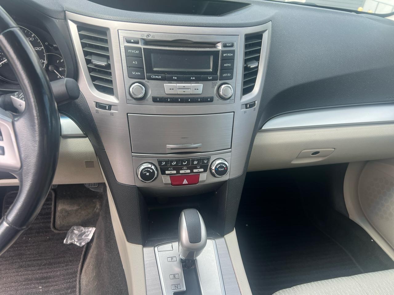 Subaru Legacy 4dr Sdn H4 Auto 2.5i Premium 2012