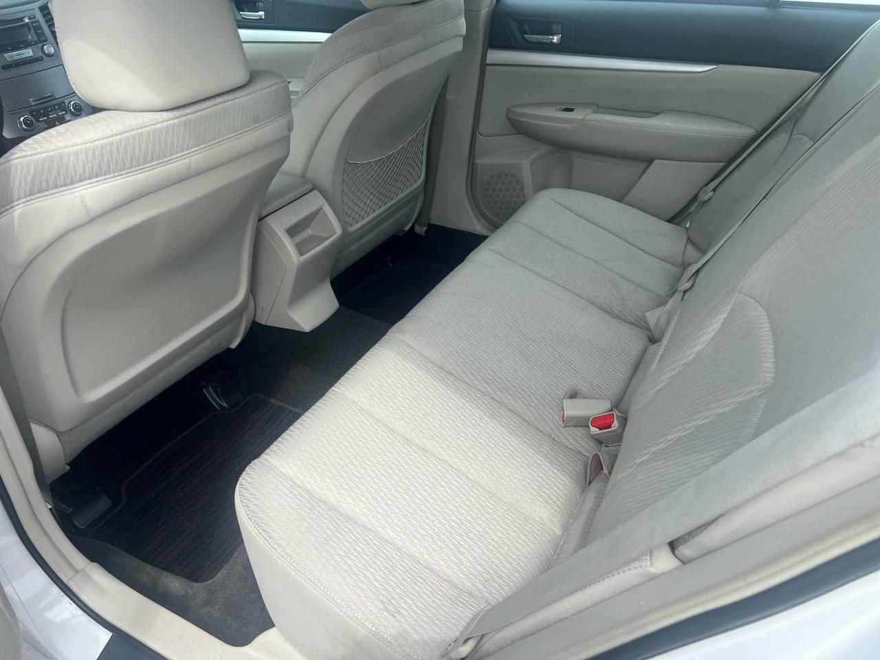 Subaru Legacy 4dr Sdn H4 Auto 2.5i Premium 2012