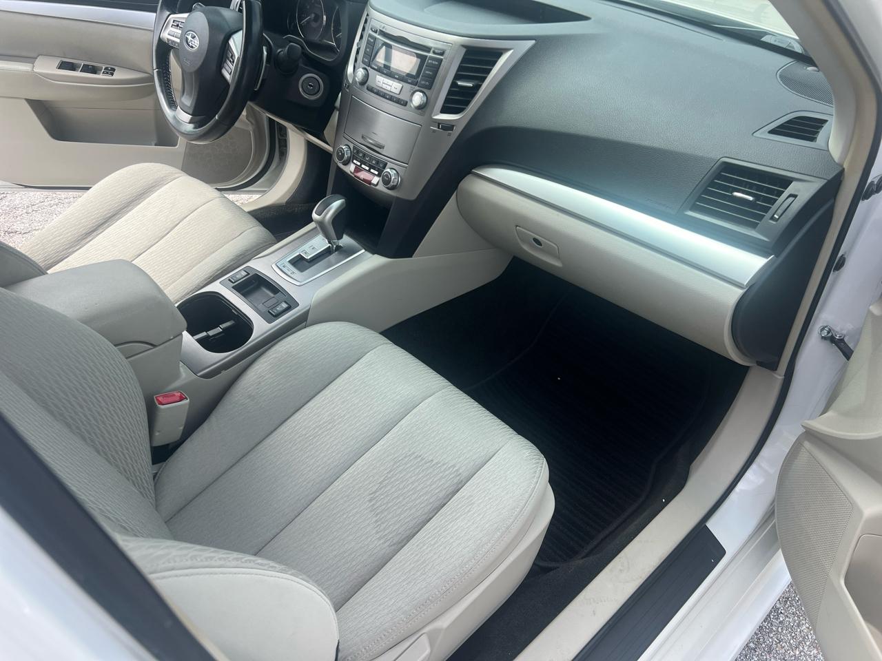 Subaru Legacy 4dr Sdn H4 Auto 2.5i Premium 2012