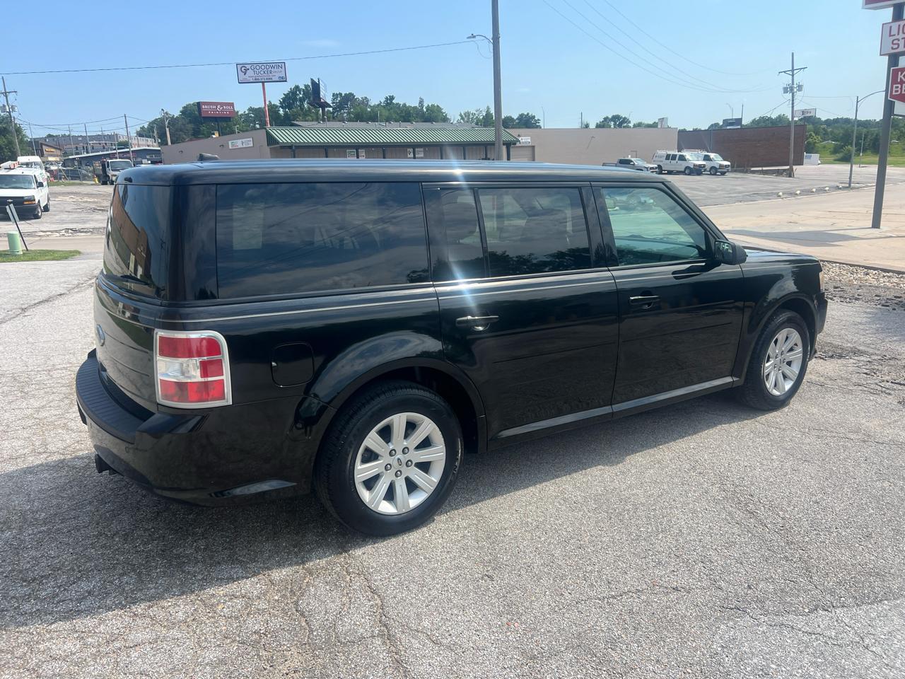 Ford Flex 4dr SE FWD 2011