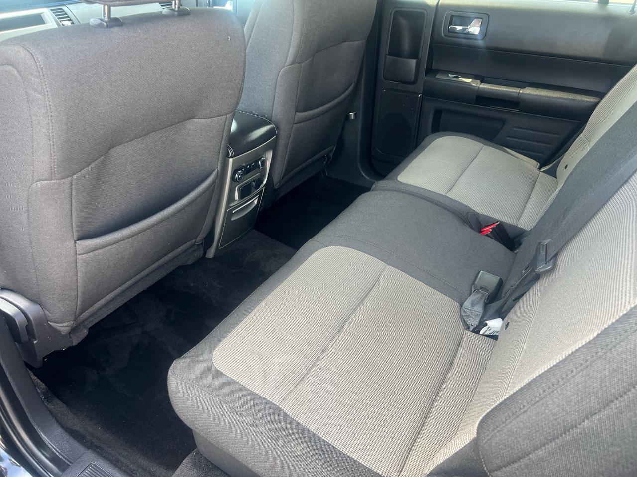 Ford Flex 4dr SE FWD 2011