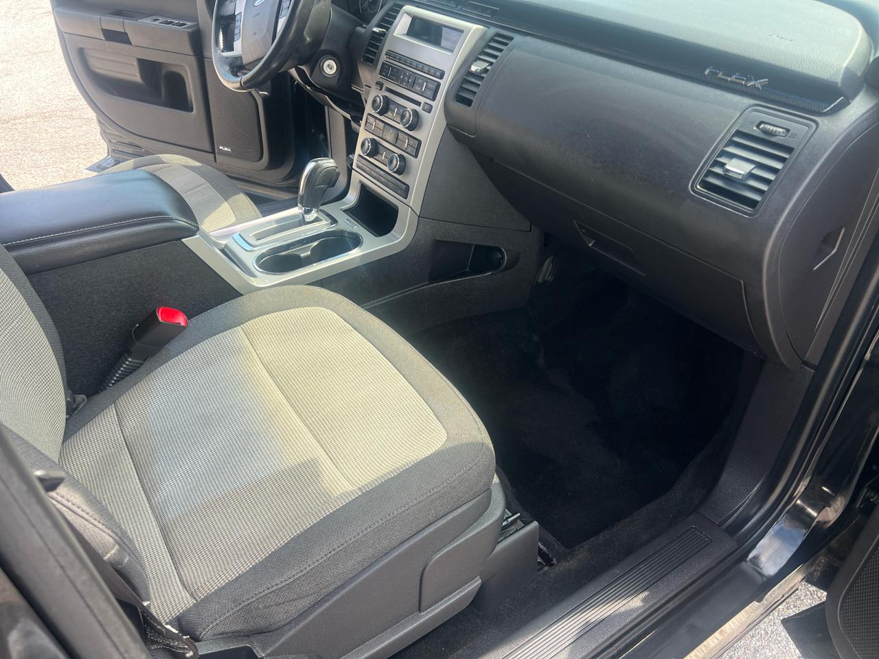 Ford Flex 4dr SE FWD 2011