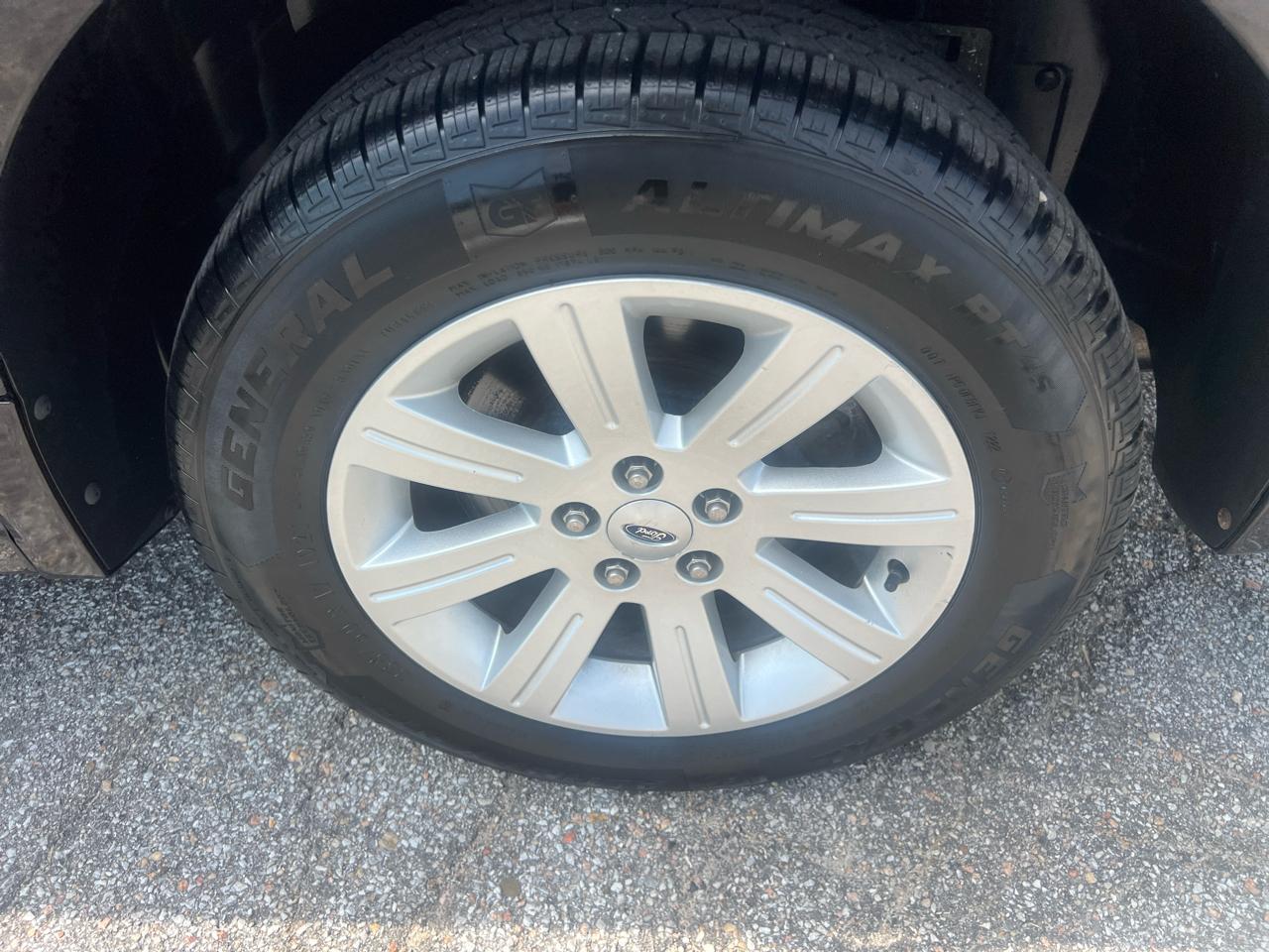 Ford Flex 4dr SE FWD 2011