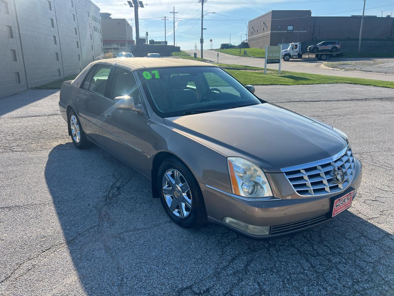 Cadillac DTS 4dr Sdn Luxury I 2007
