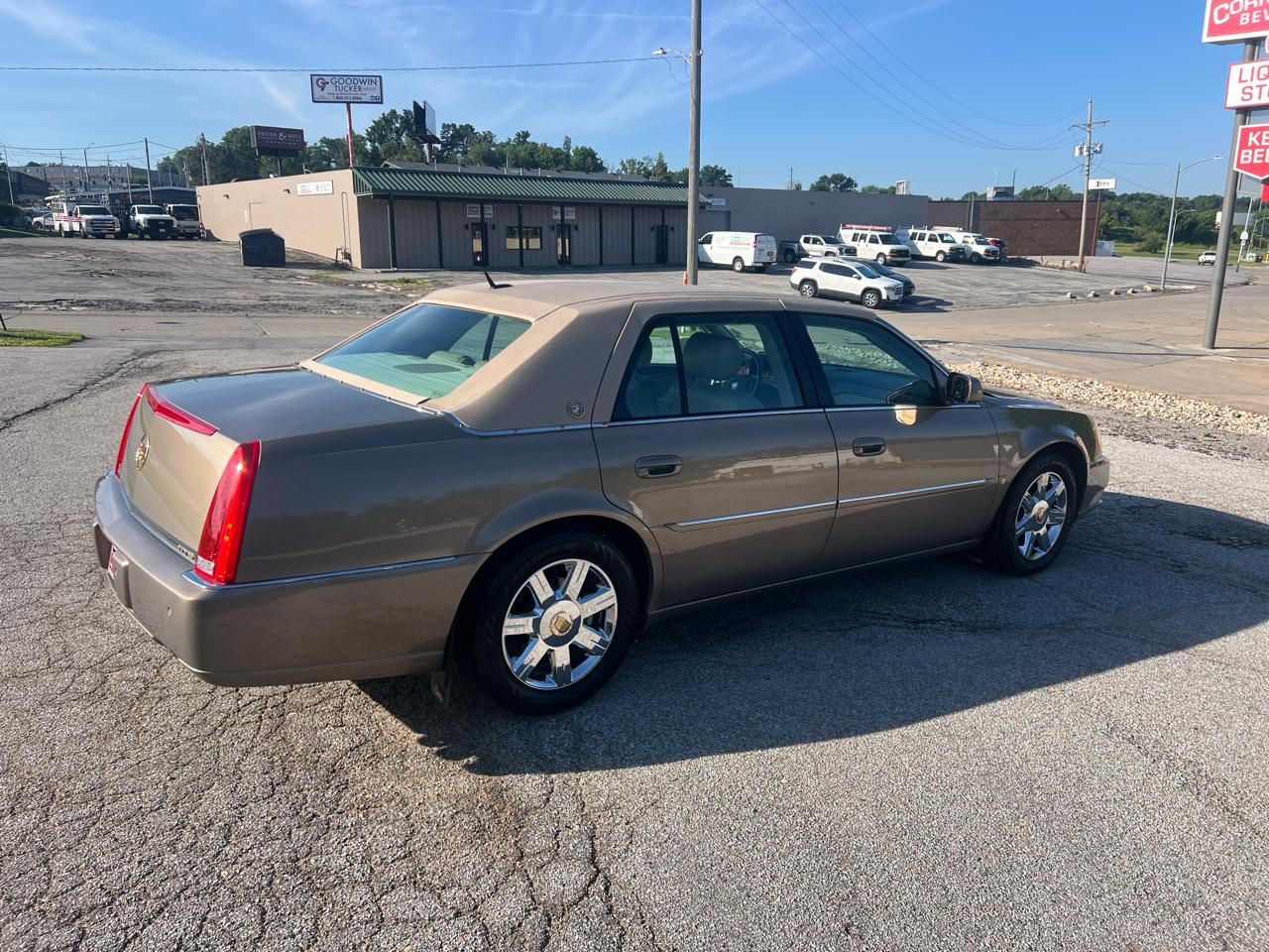 Cadillac DTS 4dr Sdn Luxury I 2007