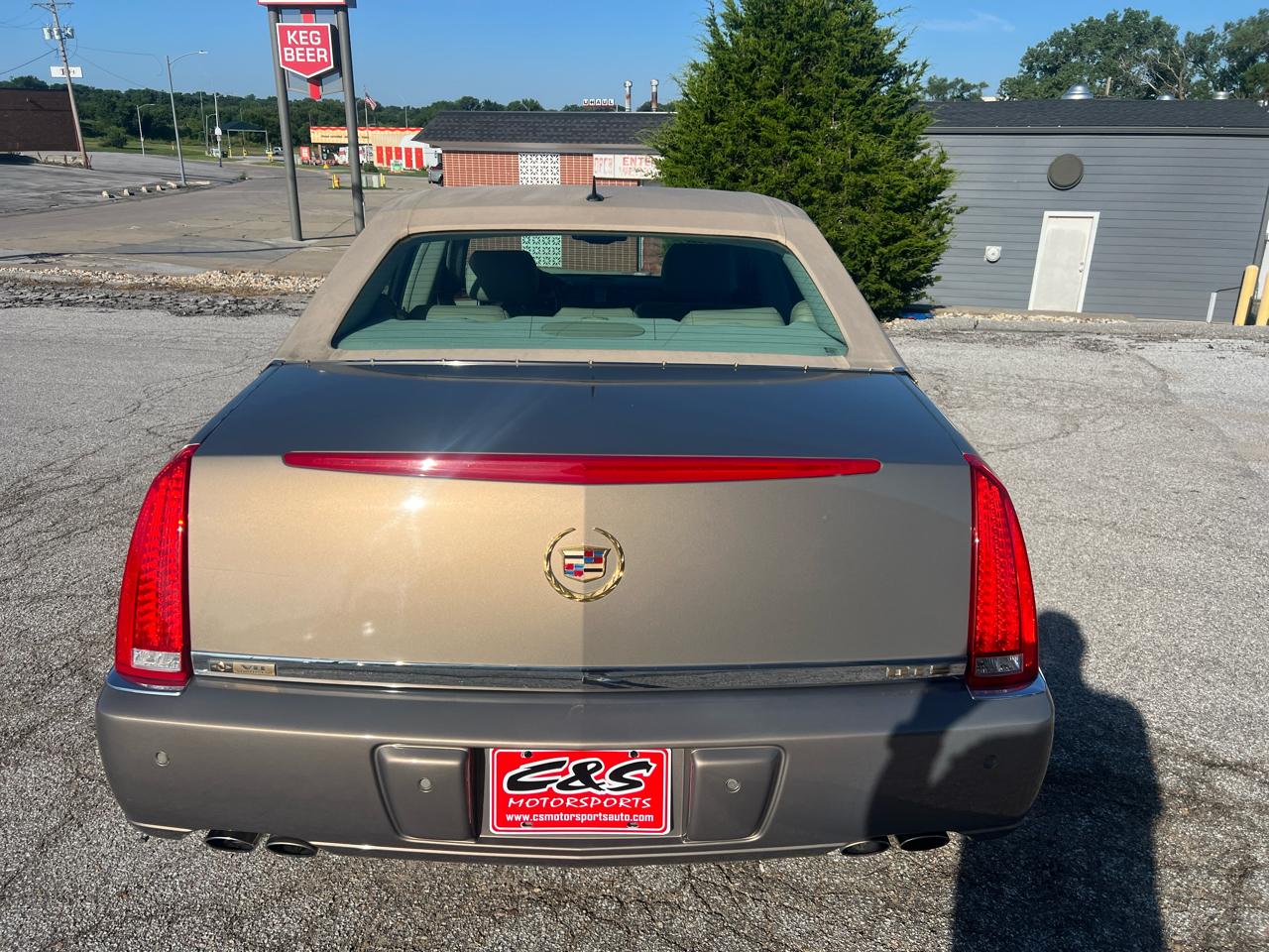 Cadillac DTS 4dr Sdn Luxury I 2007