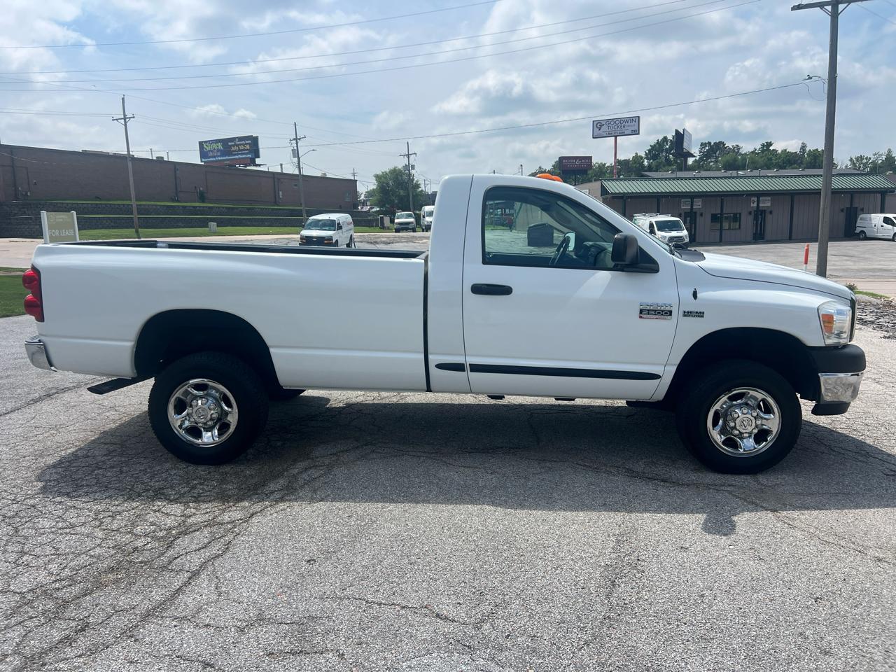 Dodge Ram 2500 4WD Reg Cab 140.5" SXT 2009