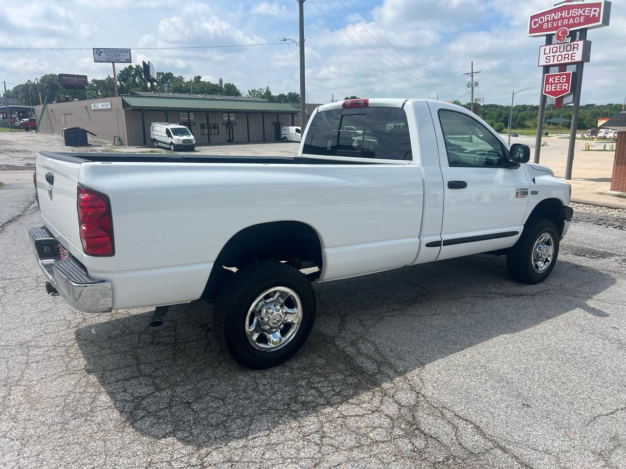 Dodge Ram 2500 4WD Reg Cab 140.5" SXT 2009