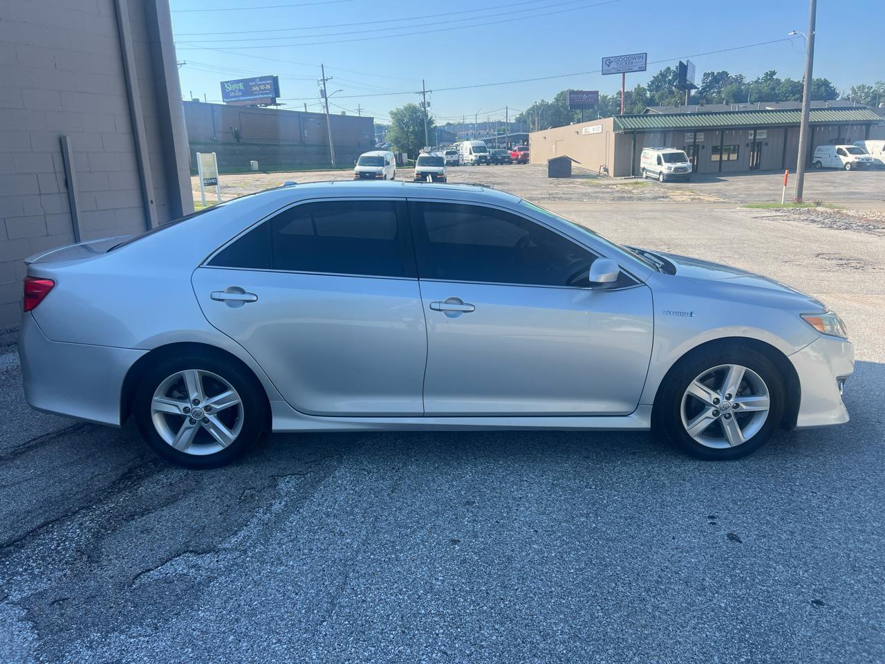 Toyota Camry Hybrid 2014.5 4dr Sdn SE Limited Edition (Natl) 2014