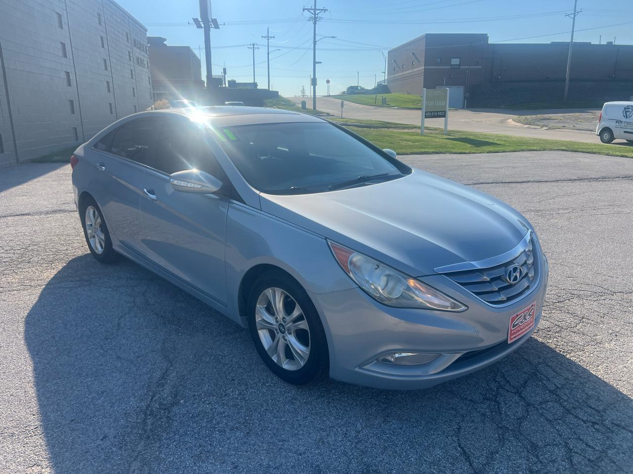 Hyundai Sonata 4dr Sdn 2.4L Auto Ltd 2011
