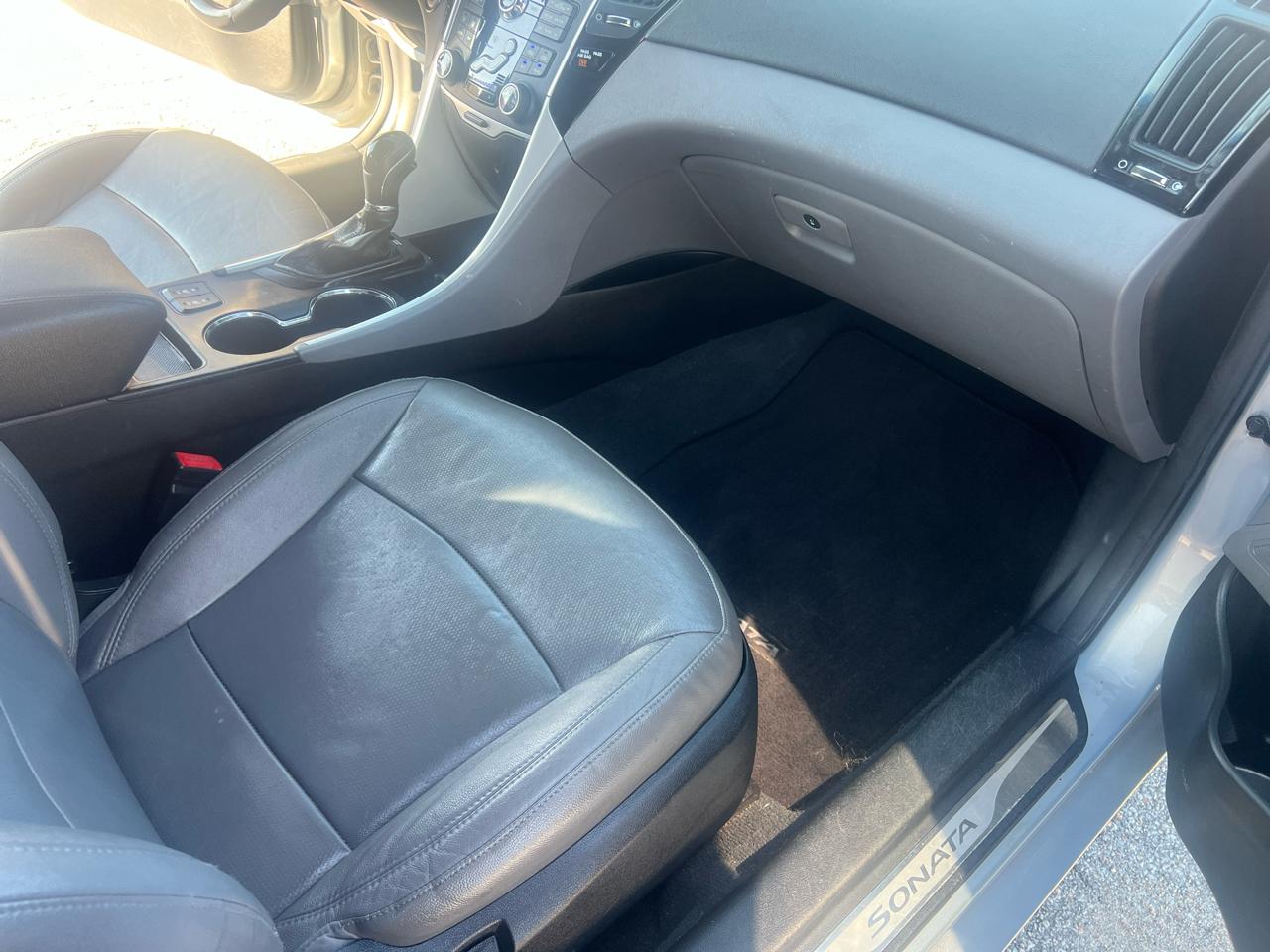 Hyundai Sonata 4dr Sdn 2.4L Auto Ltd 2011