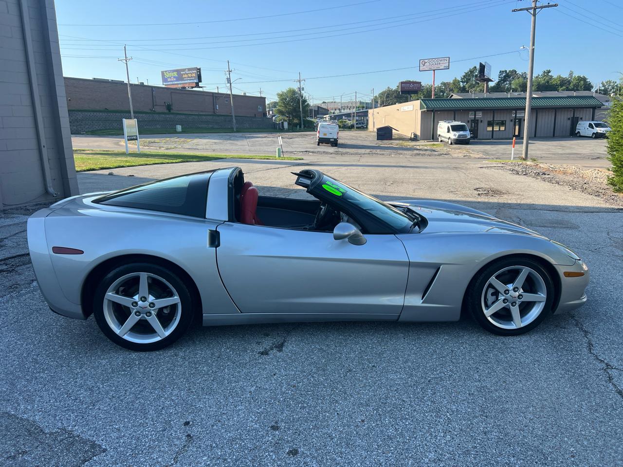 Chevrolet Corvette 2dr Cpe 2005