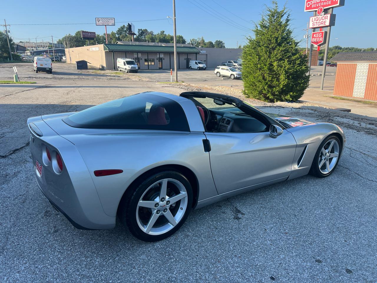 Chevrolet Corvette 2dr Cpe 2005