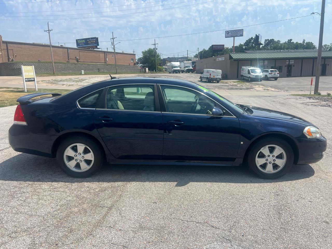 Chevrolet Impala 4dr Sdn LT 2010