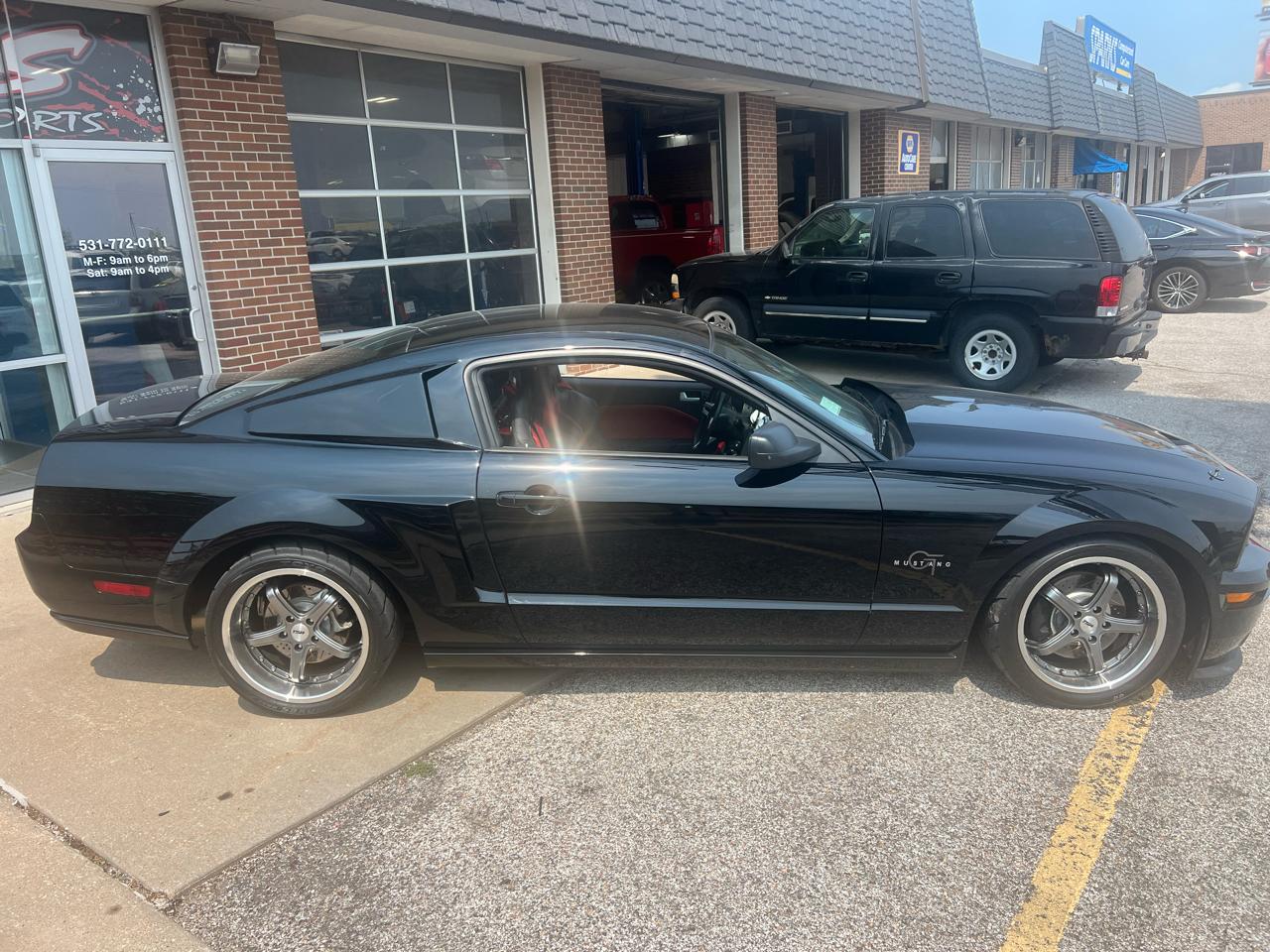 Ford Mustang 2dr Cpe GT Deluxe 2006