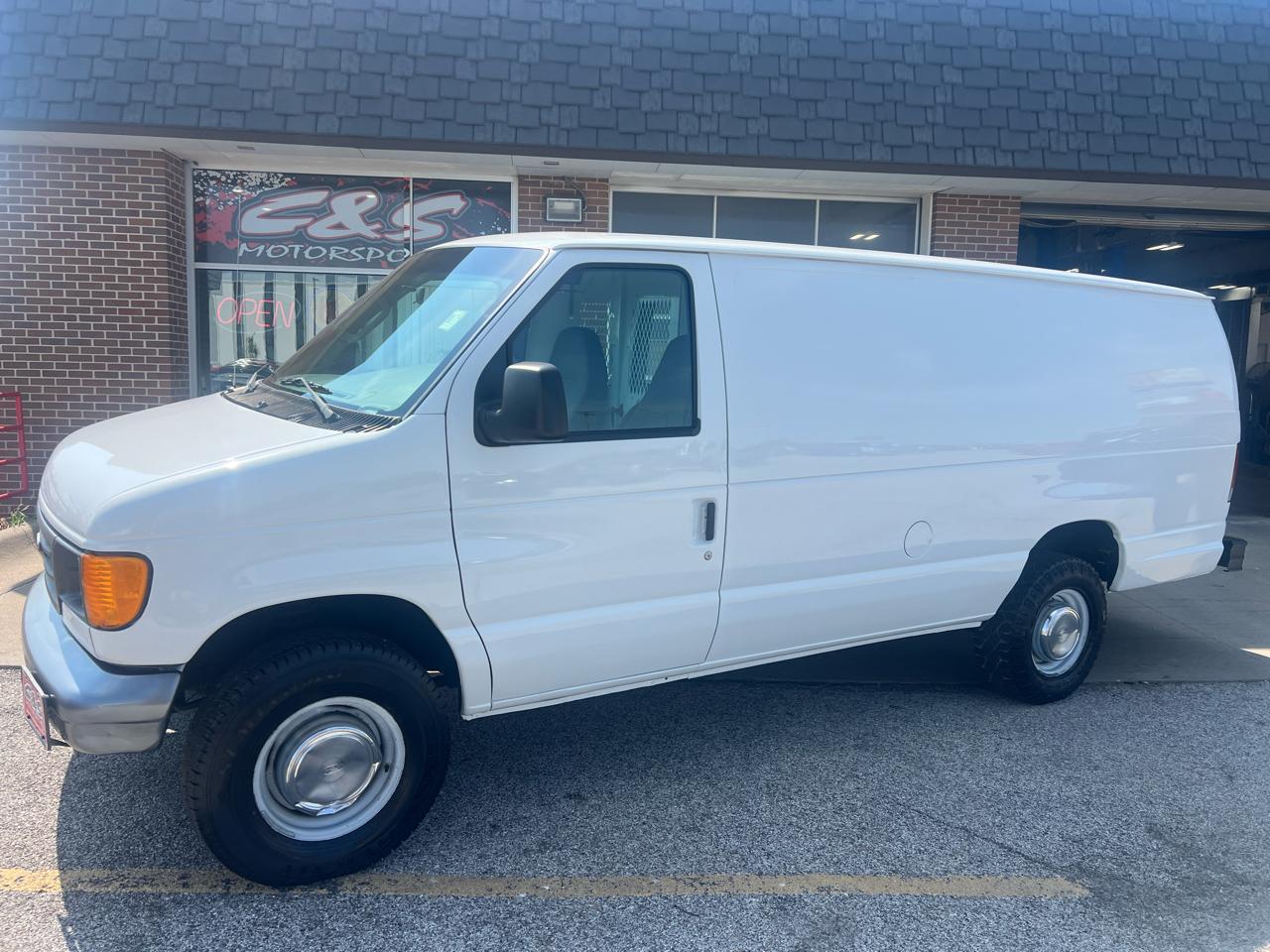 Ford Econoline Cargo Van E-350 Super 2004