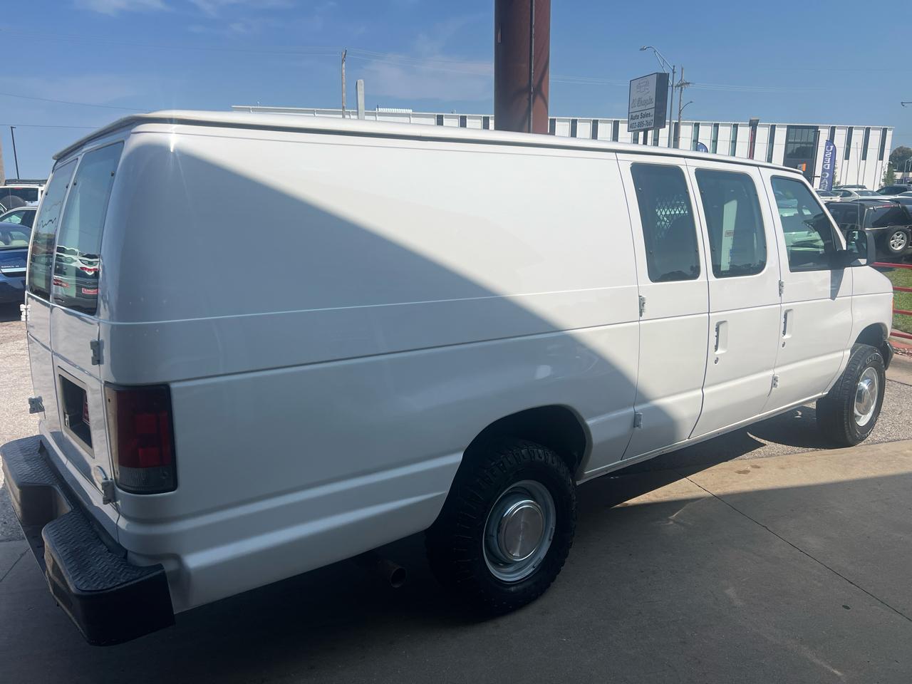 Ford Econoline Cargo Van E-350 Super 2004