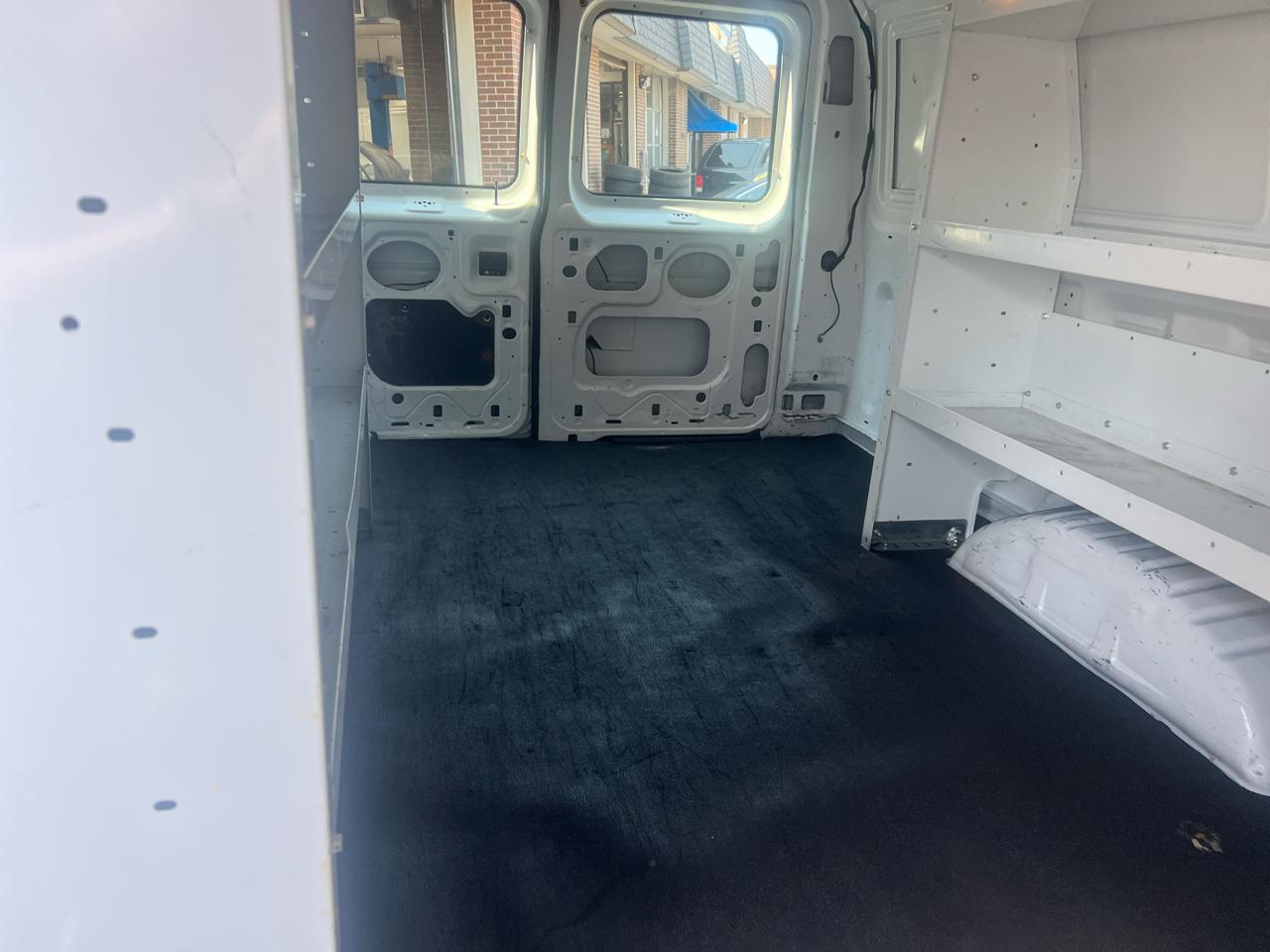 Ford Econoline Cargo Van E-350 Super 2004