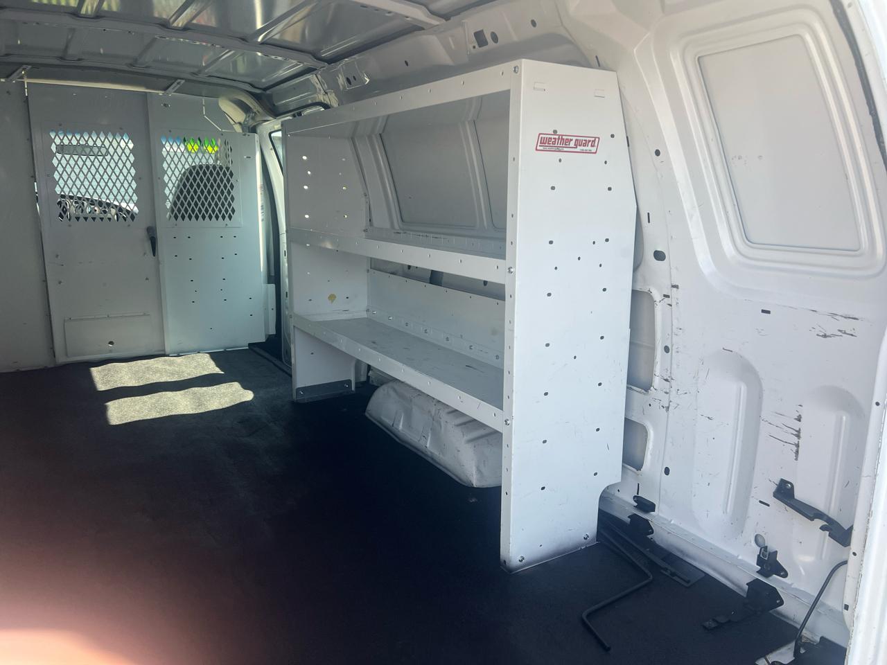 Ford Econoline Cargo Van E-350 Super 2004