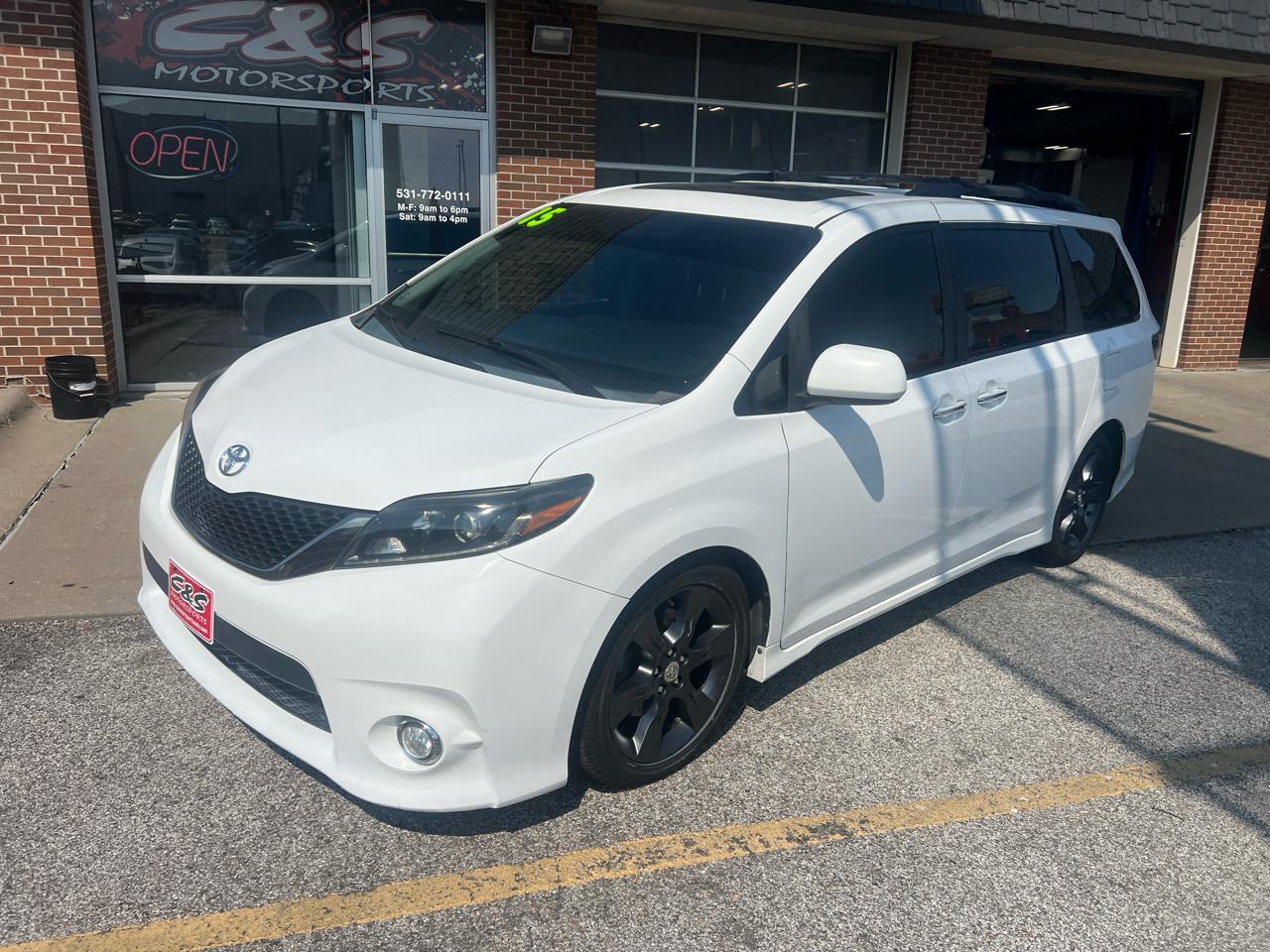 Toyota Sienna 5dr 8-Pass Van SE FWD (Natl) 2015