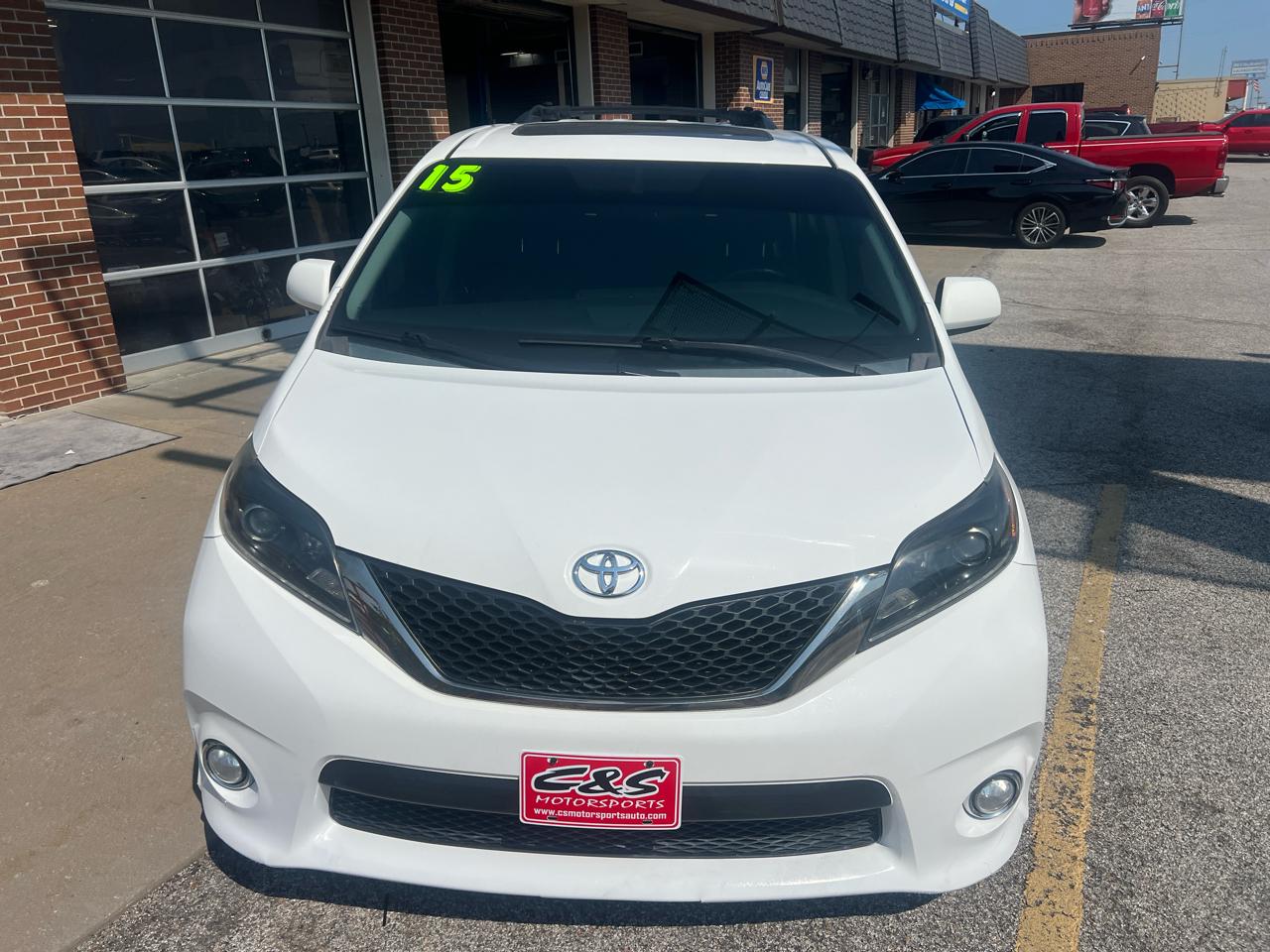 Toyota Sienna 5dr 8-Pass Van SE FWD (Natl) 2015