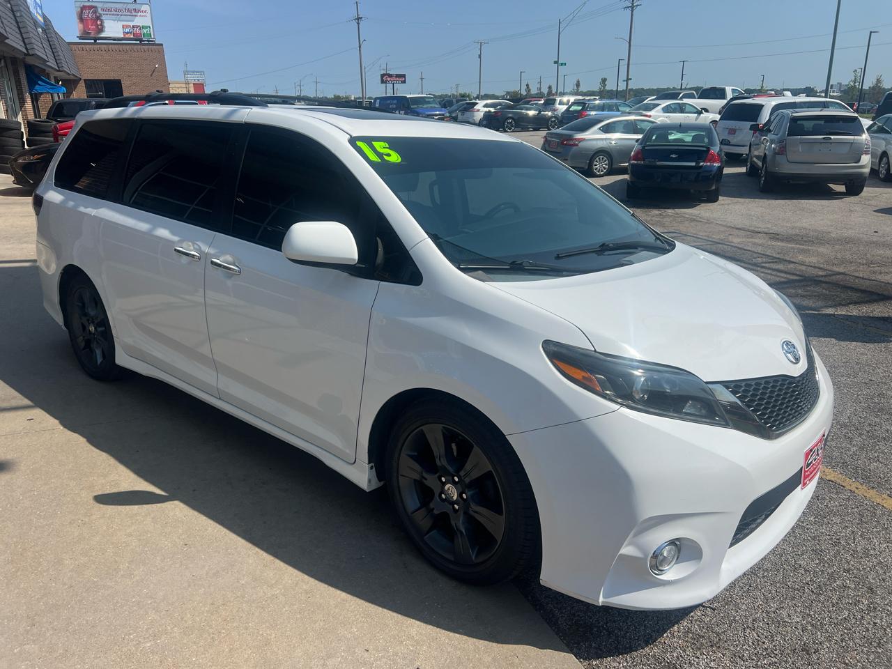 Toyota Sienna 5dr 8-Pass Van SE FWD (Natl) 2015