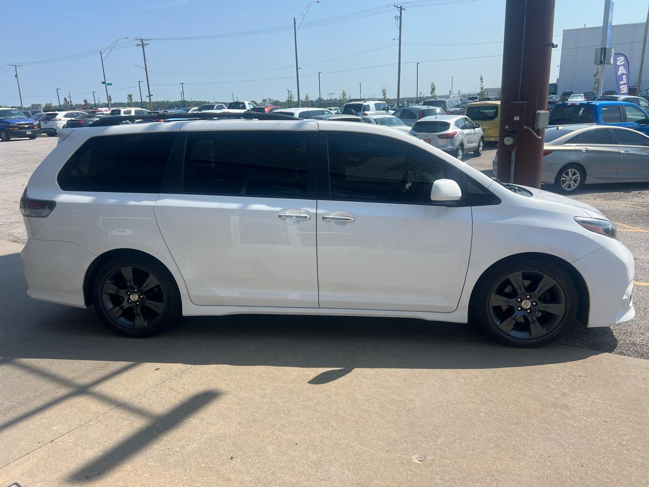 Toyota Sienna 5dr 8-Pass Van SE FWD (Natl) 2015