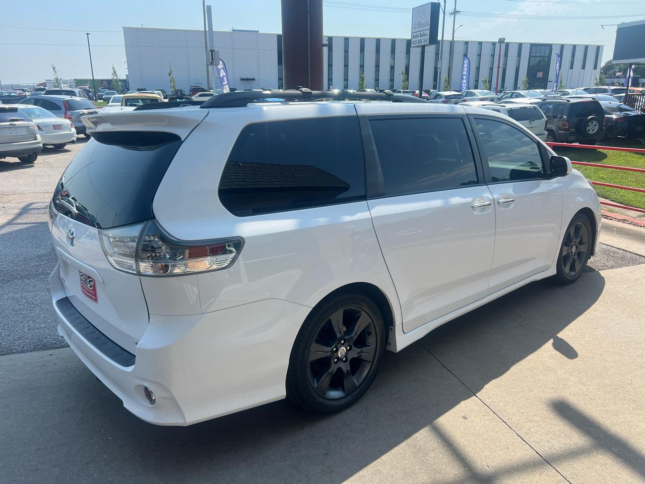 Toyota Sienna 5dr 8-Pass Van SE FWD (Natl) 2015