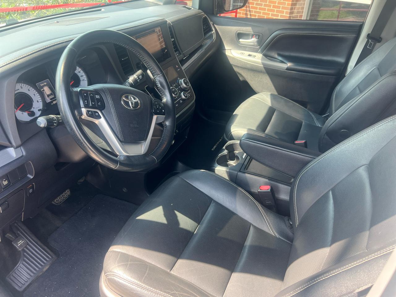 Toyota Sienna 5dr 8-Pass Van SE FWD (Natl) 2015