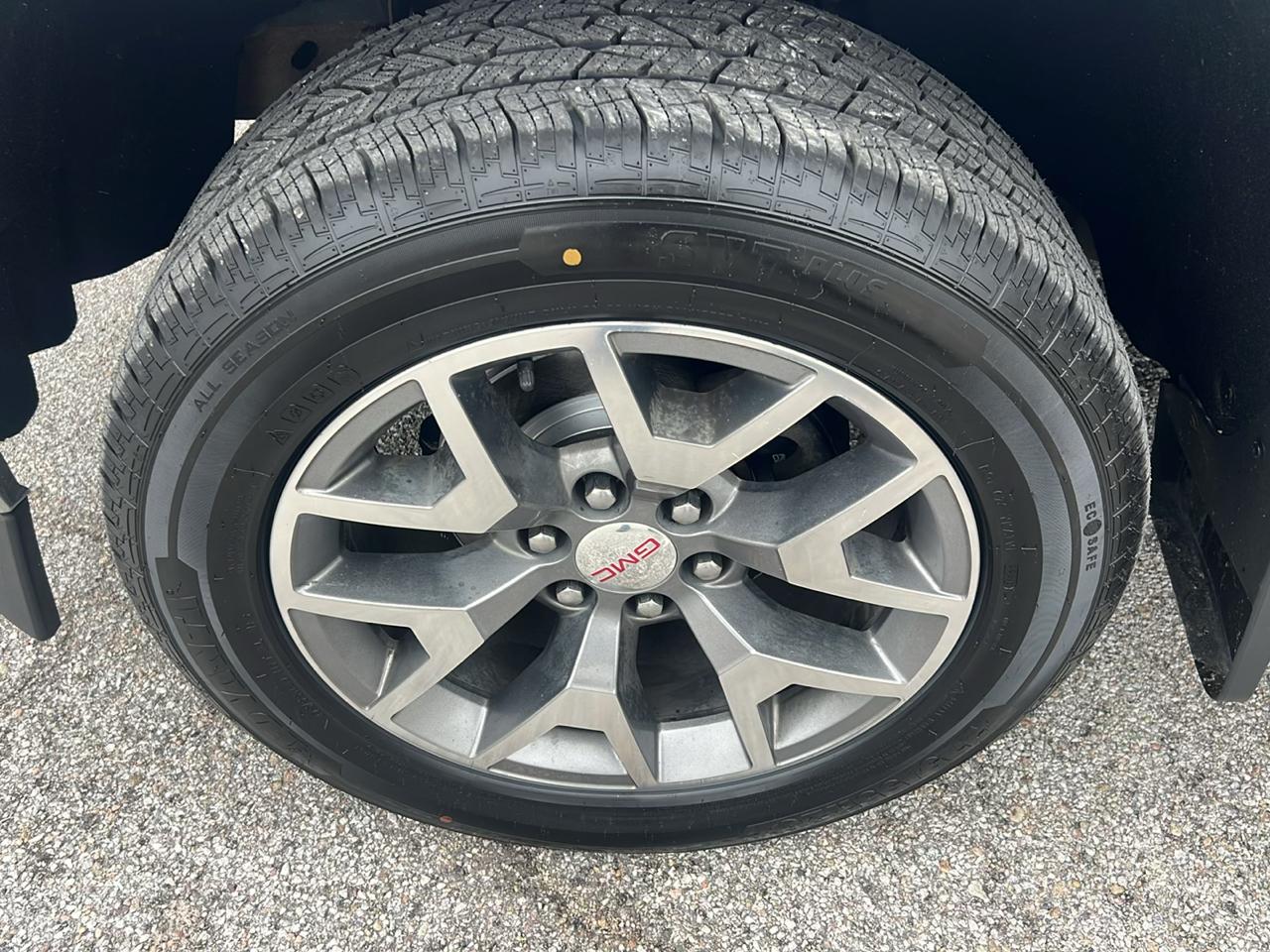 GMC Sierra 1500 4WD Crew Cab 143.5" SLT 2014