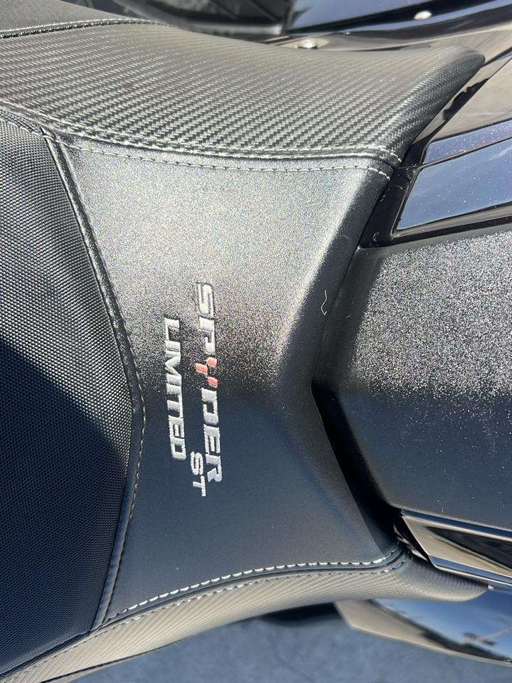 Can-Am Spyder Limited 2013