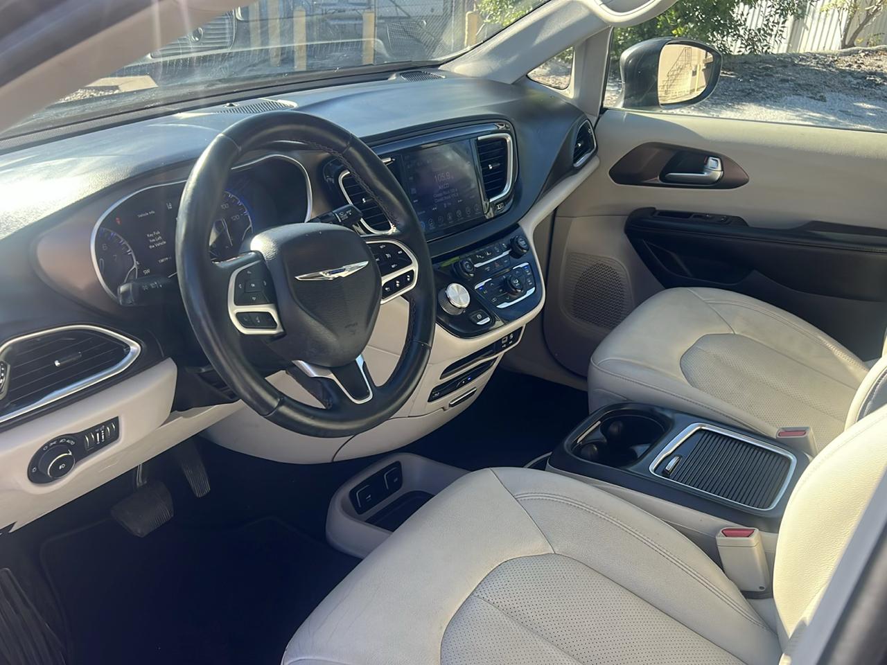 Chrysler Pacifica Touring-L Plus FWD 2017