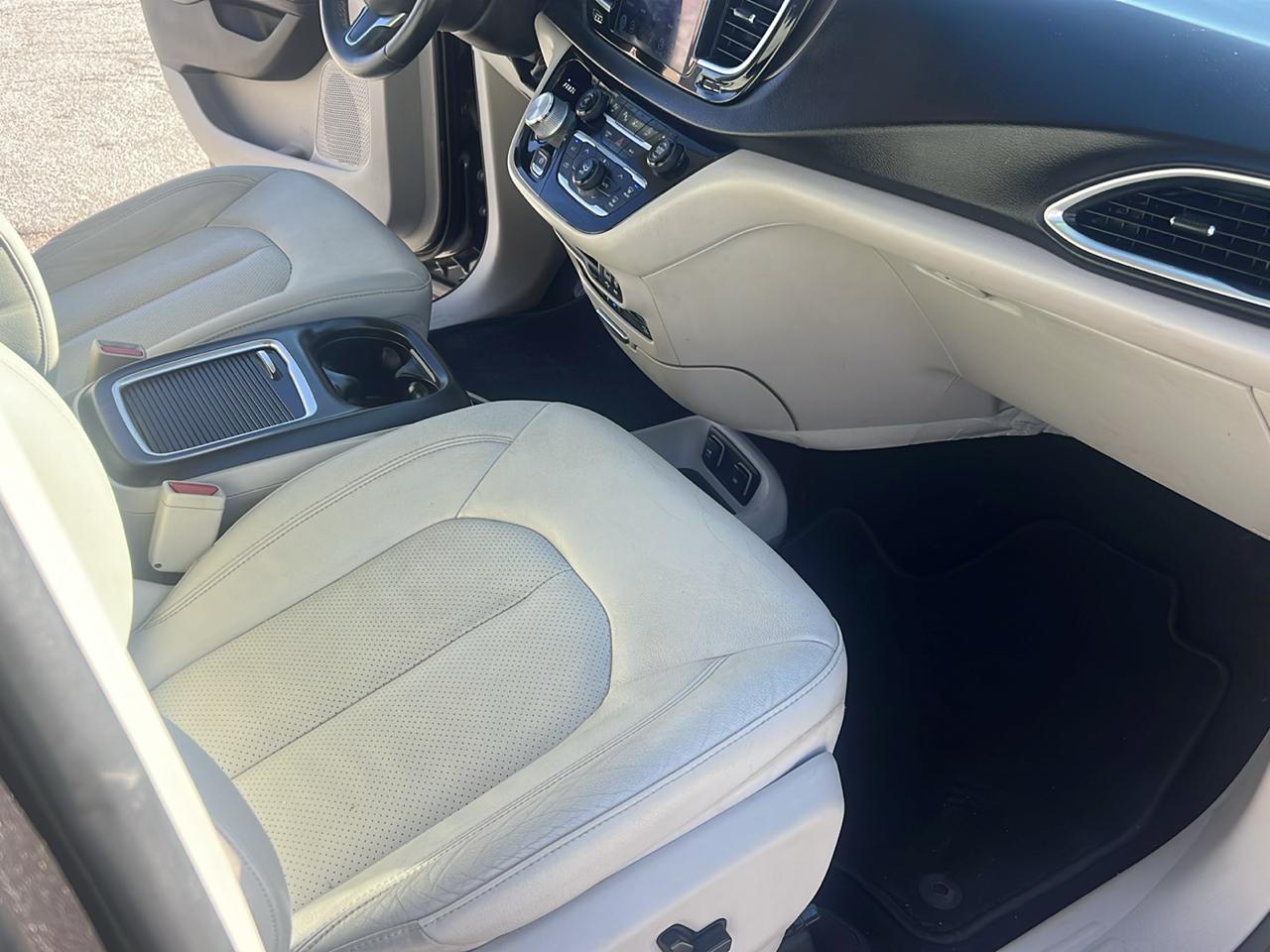 Chrysler Pacifica Touring-L Plus FWD 2017