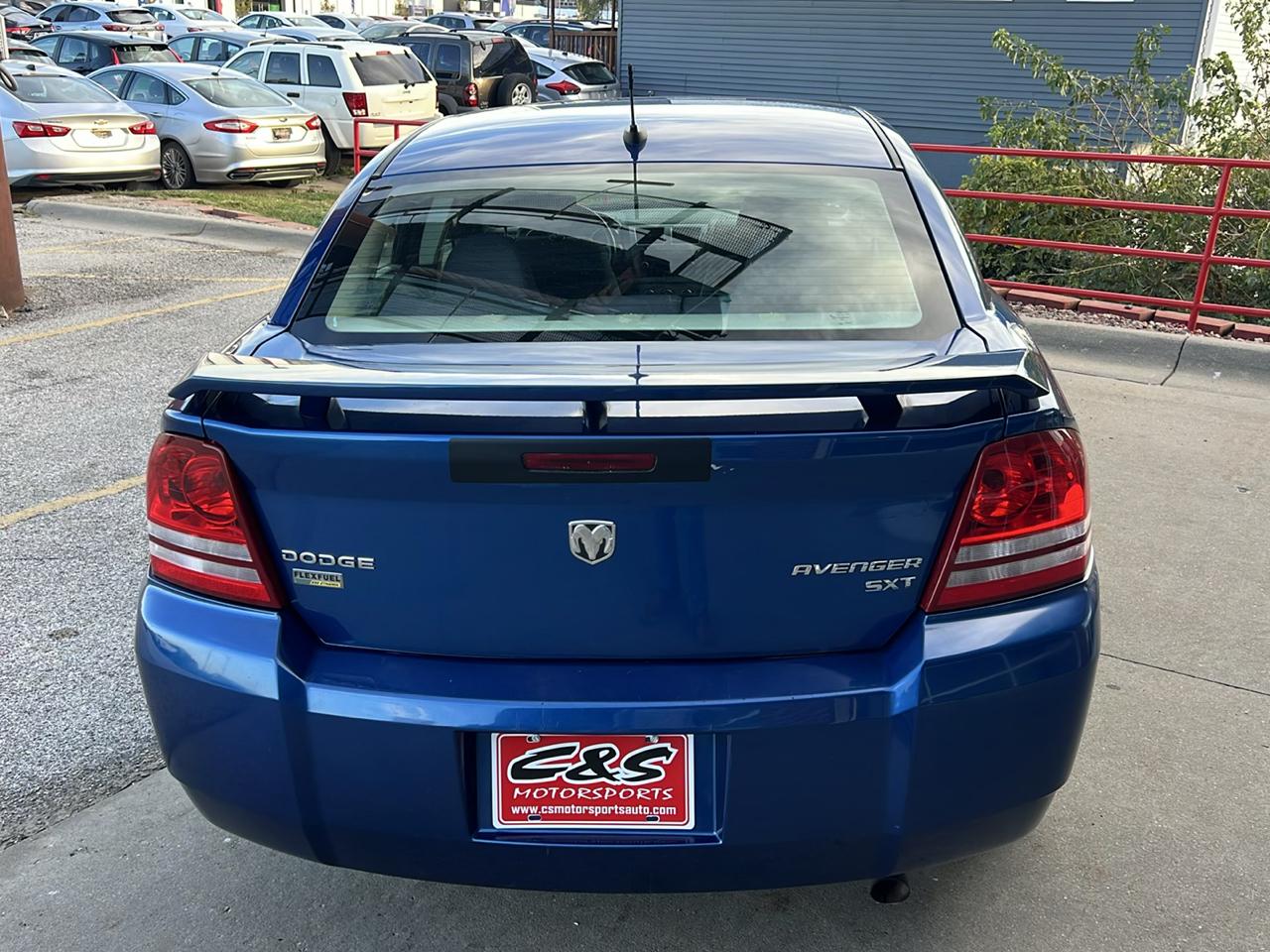 Dodge Avenger 4dr Sdn R/T 2009