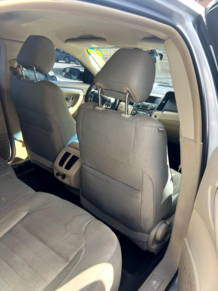 Ford Taurus SE FWD 2017 Ford Taurus SE FWD 2017