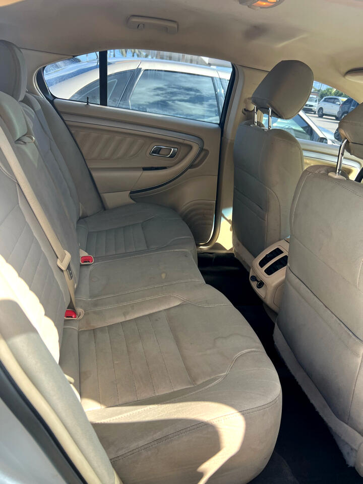 Ford Taurus SE FWD 2017 Ford Taurus SE FWD 2017