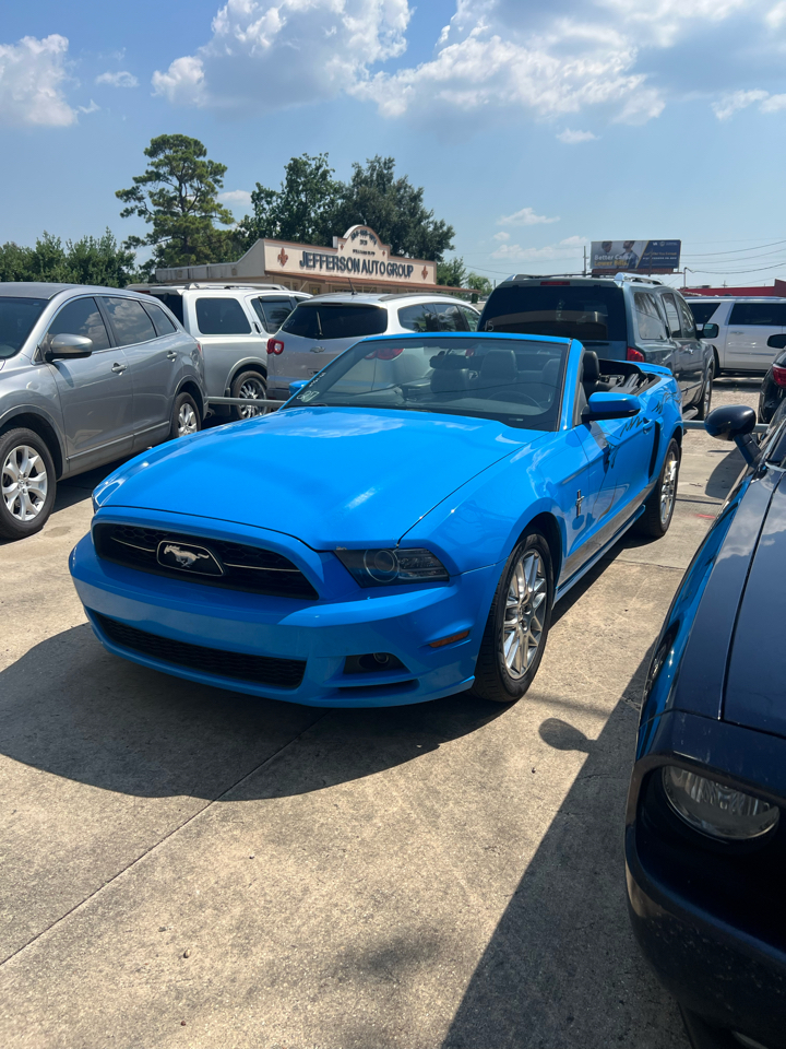 Ford Mustang V6 Convertible 2013 Ford Mustang V6 Convertible 2013