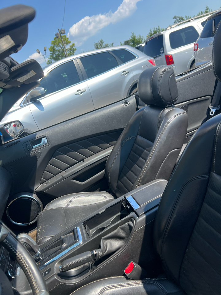 Ford Mustang V6 Convertible 2013 Ford Mustang V6 Convertible 2013