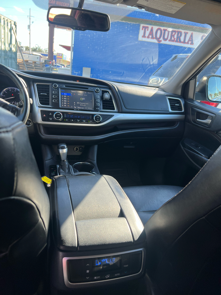 Toyota Highlander XLE FWD V6 2015