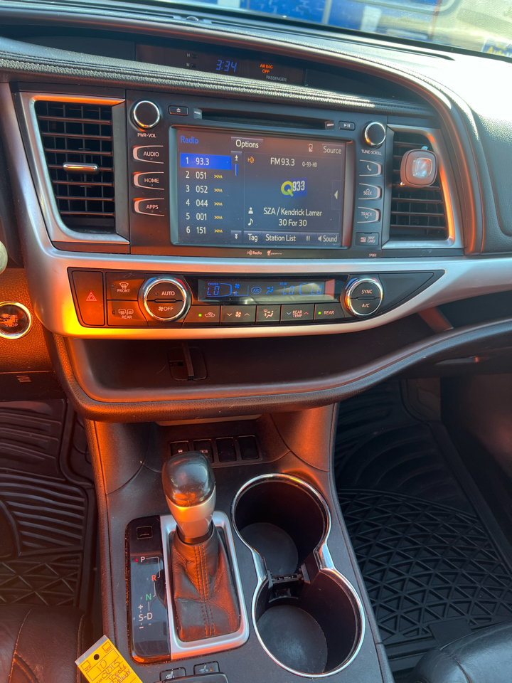 Toyota Highlander XLE FWD V6 2015