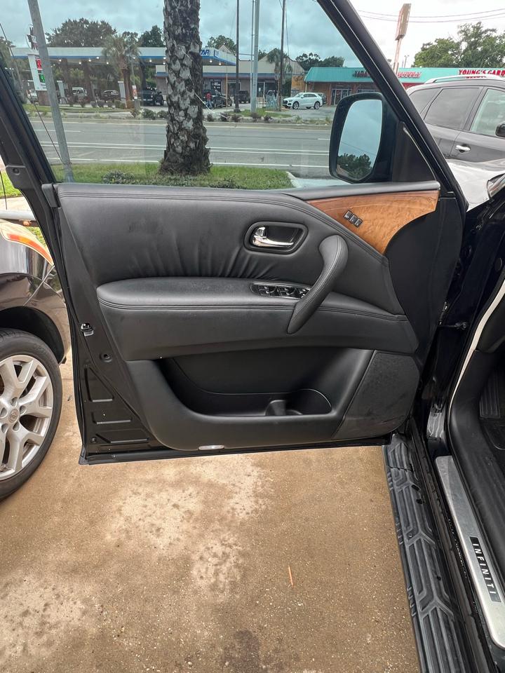 Infiniti QX56 2WD 2012