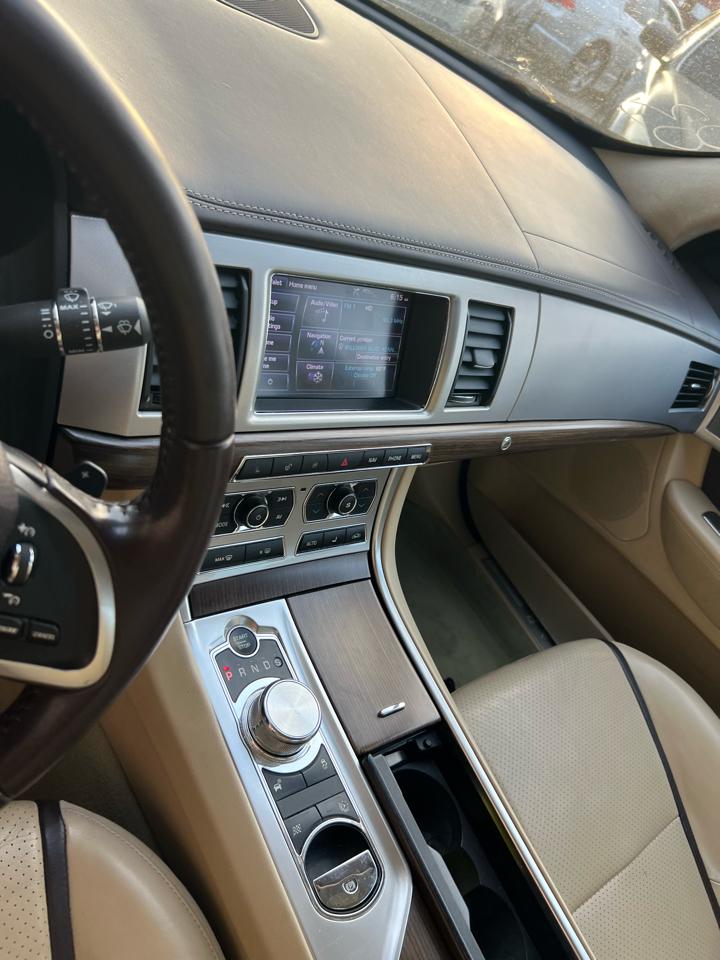 Jaguar XF-Series XF 3.0L V6 SC 2013