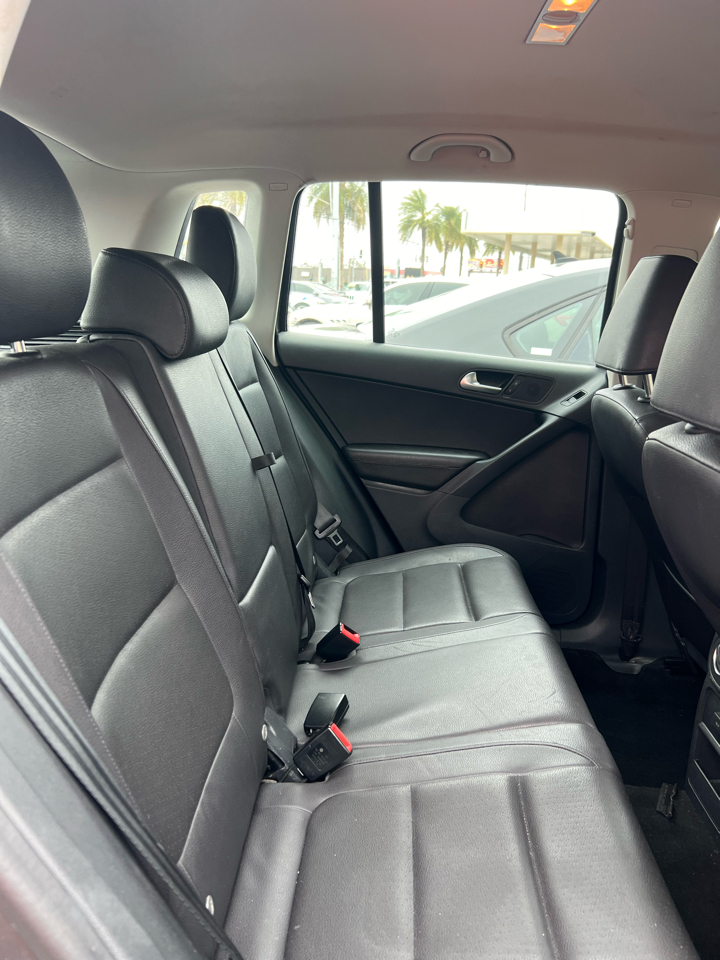 Volkswagen Tiguan SE 2016