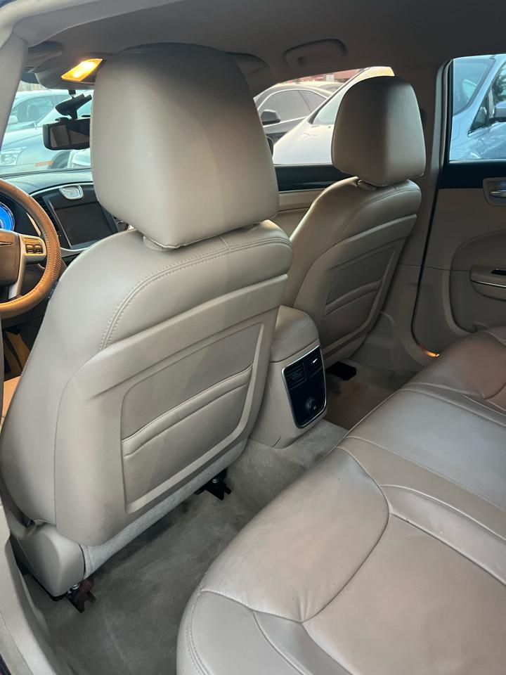 Chrysler 300 RWD 2013