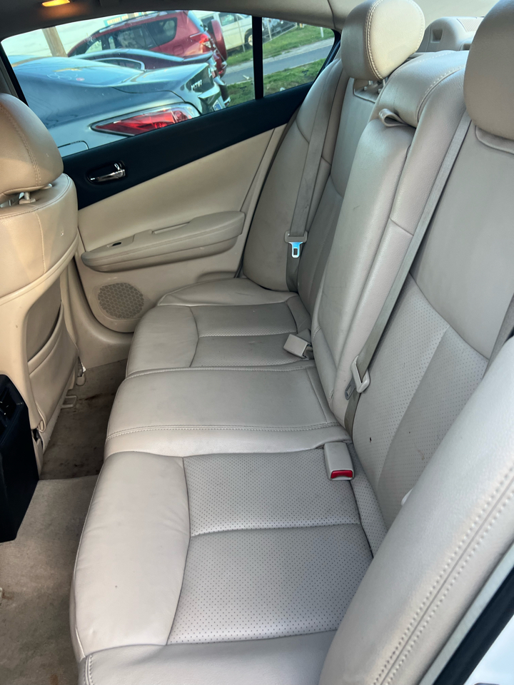 Nissan Maxima SV 2012