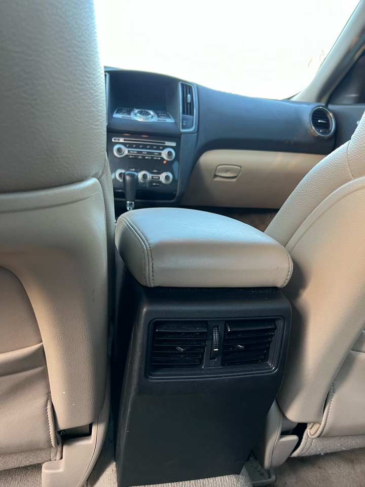 Nissan Maxima SV 2012