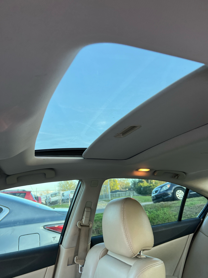 Nissan Maxima SV 2012