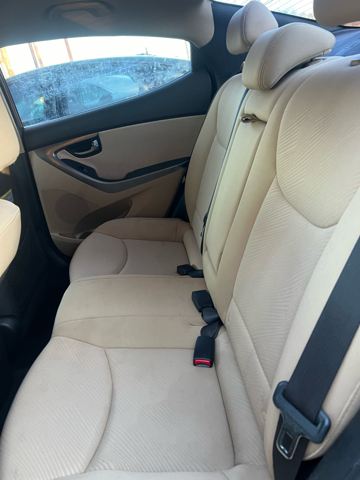 Hyundai Elantra Limited 2012