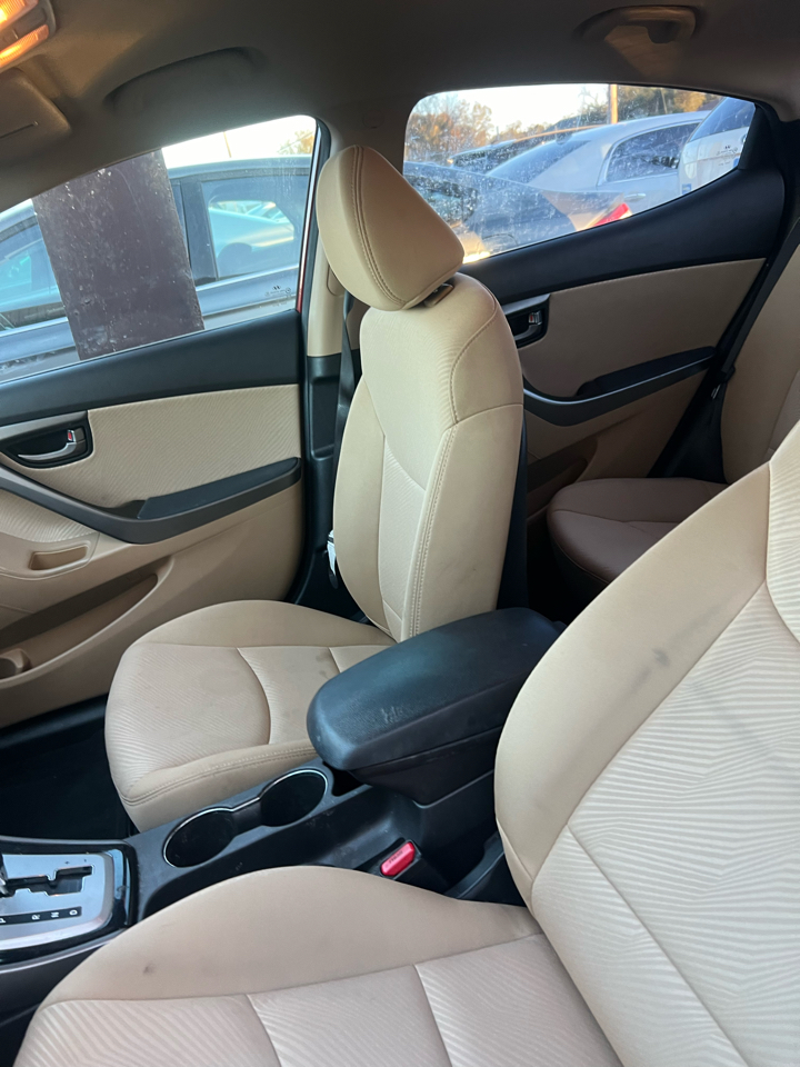 Hyundai Elantra Limited 2012